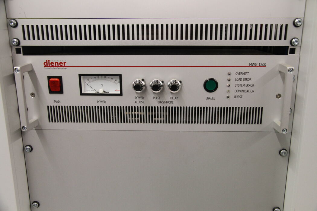 Microwave generator
